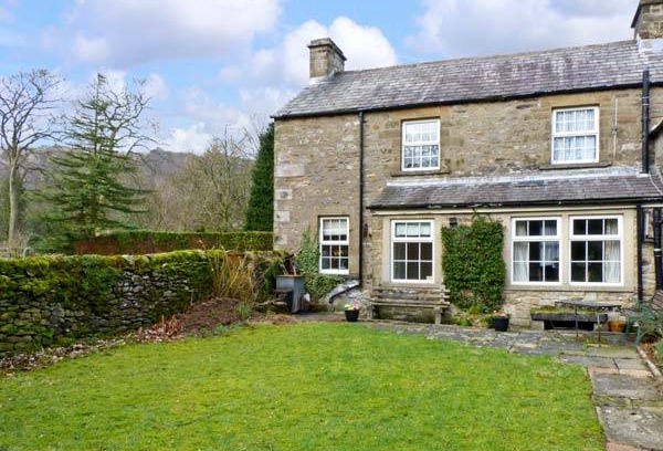 Langcliffe Cottage | Cabin ∙ 2 bedrooms ∙ 4 guests