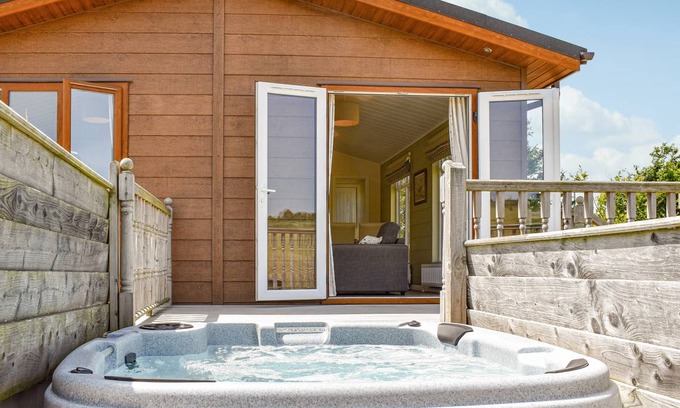 East Woodyates Cottage | Cabin ∙ 2 bedrooms ∙ 3 guests