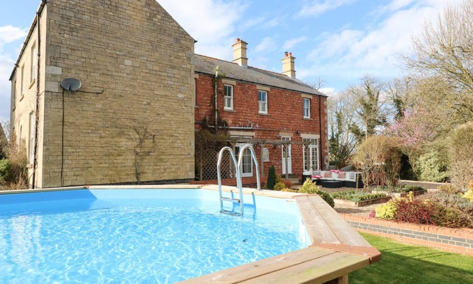 Burton Coggles Cottage | Cabin ∙ 3 bedrooms ∙ 6 guests