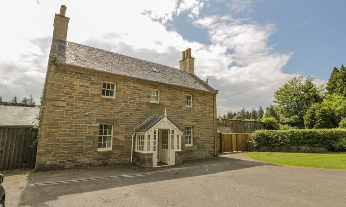 Kirkmichael Cottage | Cabin ∙ 3 bedrooms ∙ 5 guests