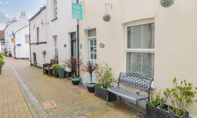 Looe Cottage | Cabin ∙ 3 bedrooms ∙ 6 guests