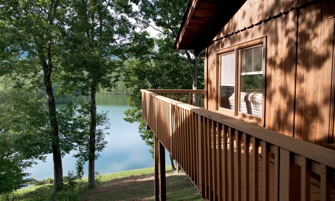 Huddleston Cabin | Cabin#3 Smith Mtn Lake. Views/Waterfront/Pet Free/No wake cove/Dock