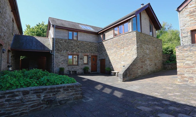 Bugford Cottage | Cabin ∙ 4 bedrooms ∙ 8 guests