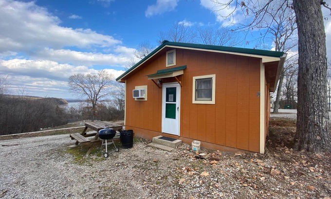 Warsaw Cabin | Cabin 8 - Reel and Trigger