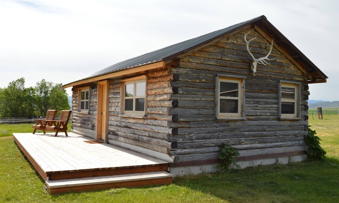 Alder Cabin | Cabin Beneath the Big Sky