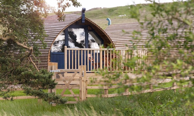 Langley-on-Tyne Ski Chalet | Cabin by Langley Dam with Lakeside Charm