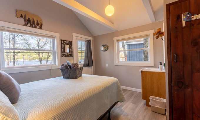 Alton Bay Cabin | Cabin for two with lake views & access Now featuring AC Wi-FI and TV
