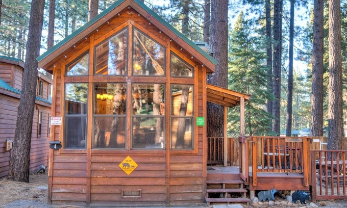 South Lake Tahoe Cabin | Cabin - Full Kitchen - TV - Pet friendly