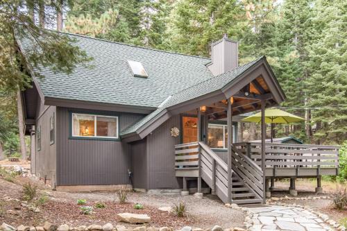 Tahoma House | Cabin in the Woods