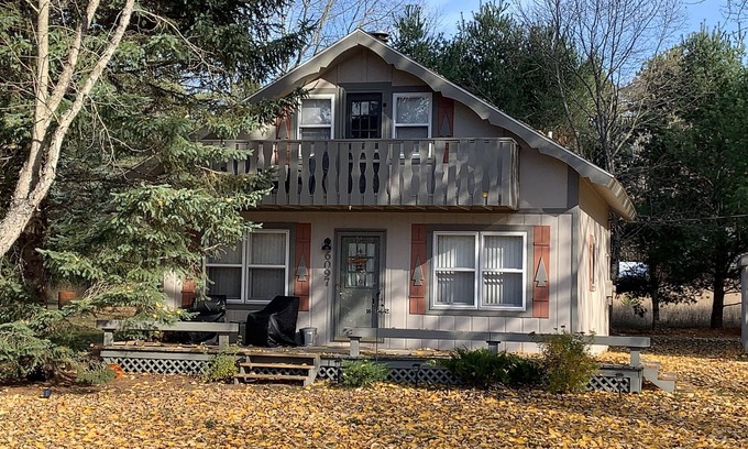 Cadillac Cabin | Cabin Located in the Manistee National Forest with all the Comforts of Home