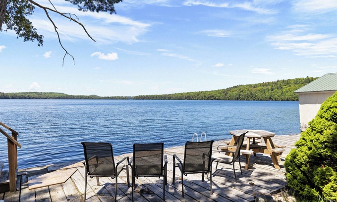 Algoma District Cabin | Cabin on crystal clear Lonely Lake