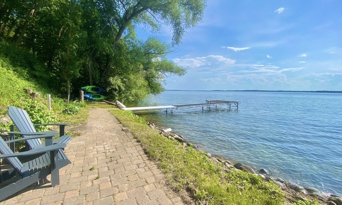 Alexandria Cabin | Cabin on gorgeous Lake Ida, near the Carlos Creek Winery!