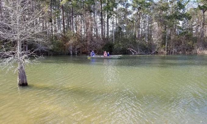Russellville House | Cabin on Lake Moultrie in Bonneau Beach - private boat ramp & dock