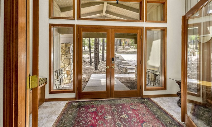 Flagstaff House | Cabin-On-The-14th-Tee: Beautiful, Pine-Shaded, Prime Location, Lrg Deck, GC View