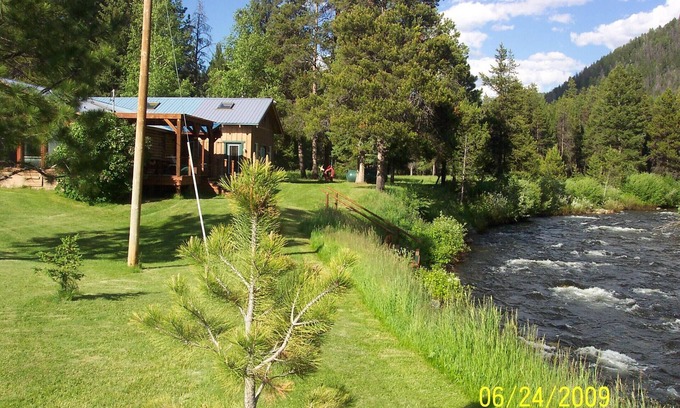 Sula Cabin | CABIN ON THE BITTERROOT RIVER