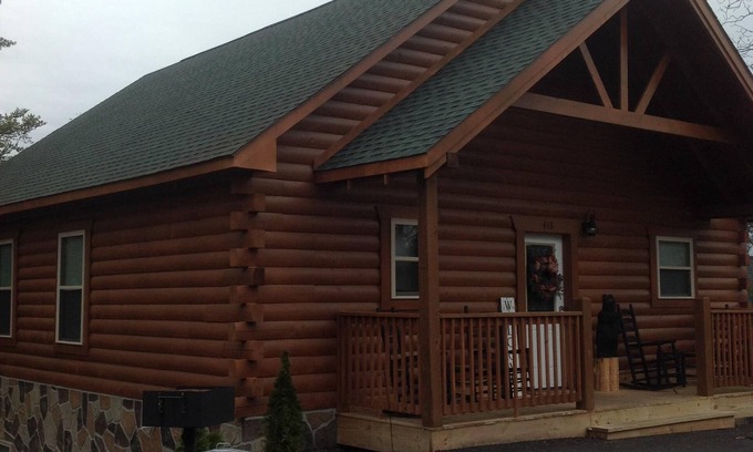 Pigeon Forge Cabin | Cabin Sleeps 8 w/2 King Suites, Theater/Hot Tub/Pool Table, Small Dog Friendly!