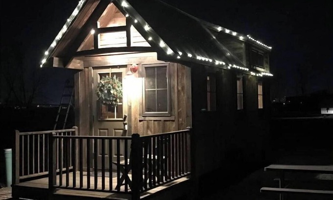 Vineyard House | Cabin Tiny Home on the Lake