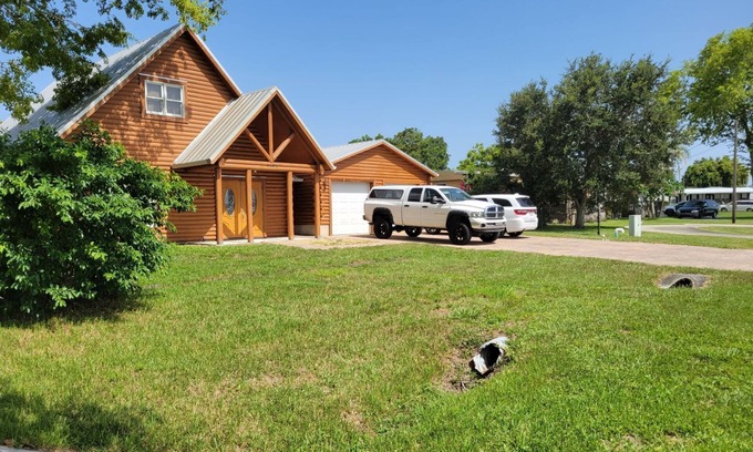 Taylor Creek Cabin | Cabin with Boat Dock
