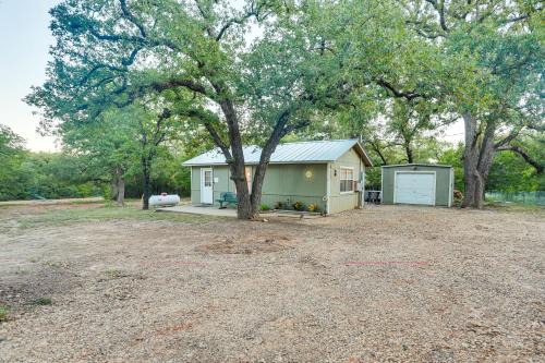 Valley View Apartment | Cabin with Hot Tub in Valley View Pets Welcome!