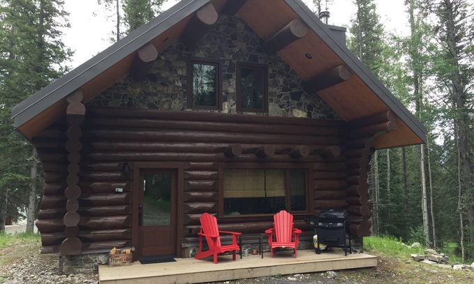 Nordegg Cabin | Cabin1 - A beautiful log cabin in the heart of the Canadian Rocky Mountains