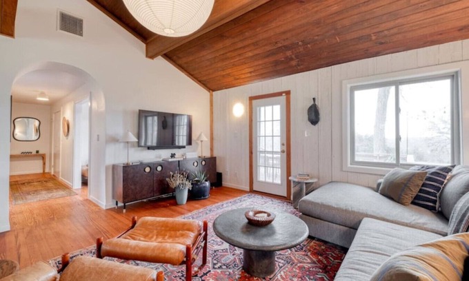 Cedar Creek House | Cabina Suenos - Bastrop - 25 Acres