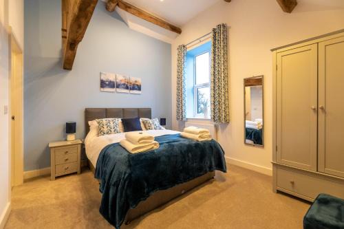 Hendrerwydd House | Caer Fedwen Barns Clwyd Cottage Two Bed, Barn Conversion with Private Hot Tub