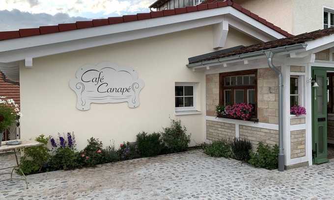 Ravensburg House | Café Canapé Ferienwohnung neu - Nähe Bodensee, Allgäu