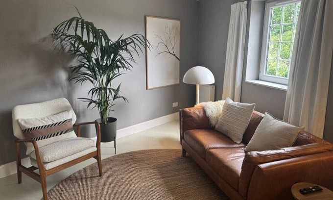 Bilston Apartment | Cairn - one bedroom apartment sleeps up to three