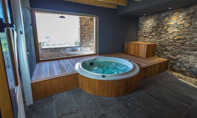 Taus Cottage | Cal Rossa Taus, Exclusive Rural House Groups of 10 to 23 people, SPA.