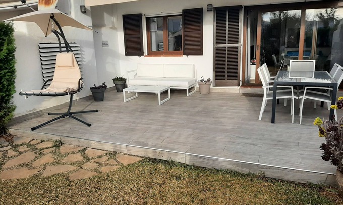 Cala d'Or Apartment | Cala D'Or Beautiful modern apartment, private garden, BBQ, swimming pools, beach