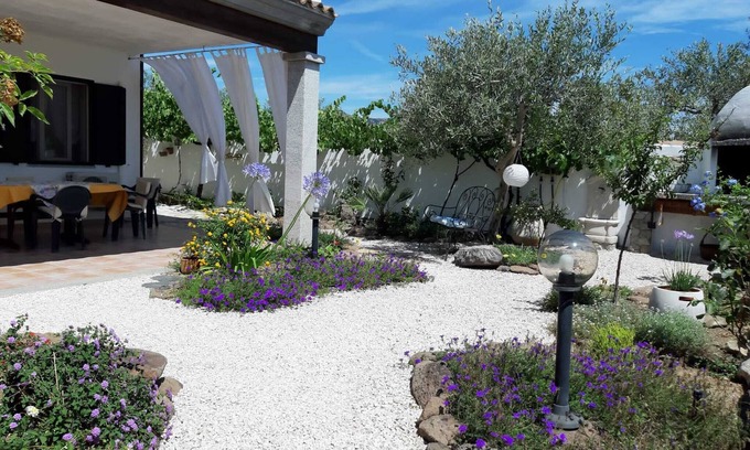Orosei Apartment | CALA LIBEROTTO SA PRAMA NICE APARTMENT WITH GARDEN 200 MT FROM THE SEA