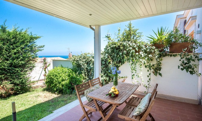 Terrasini Ski Chalet | Calarossa Seaview by Wonderful Italy