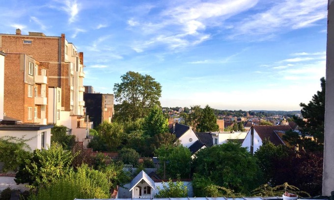 Ukkel House | Calm, green & birdsong near the city center