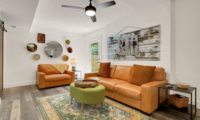 Sea Scape Apartment | "Calm it Down" Bikes, Beach, and 5 star reviews!