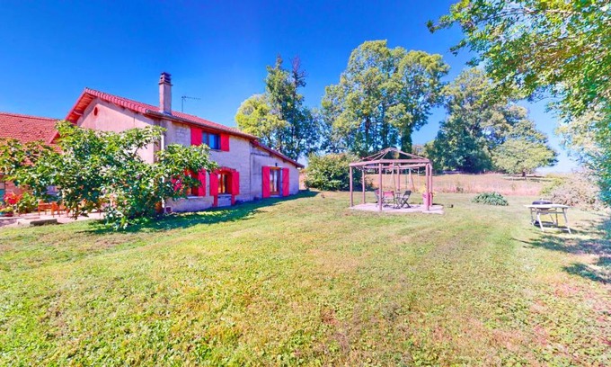Voiteur Villa | Calme et chaleureux gîte de campagne.