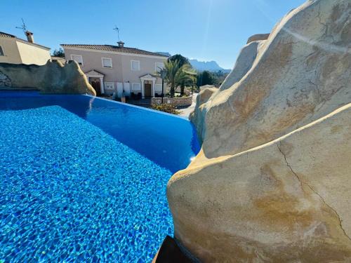 Empedrola House | Calpe Chalet adosado entorno playa y montaña tranquilidad relax jacuzzi piscina wifi aire jardin barbacoa y parking