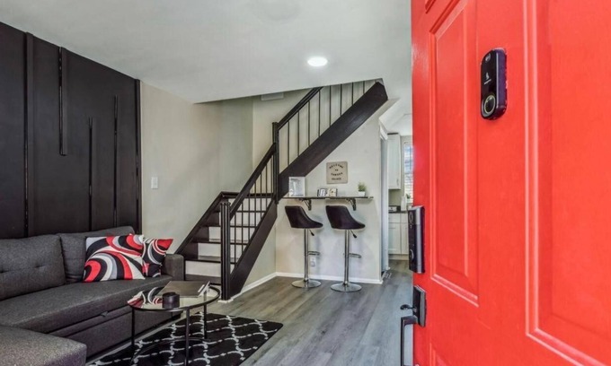 Downtown Baltimore House | Camden's Little Charm-Walking Distance Stadium & Convention, University of MD