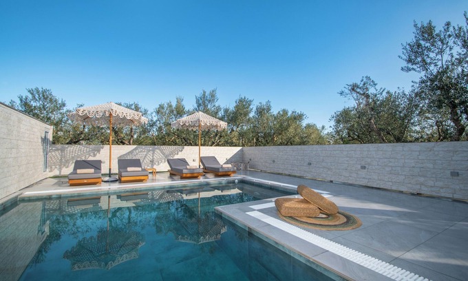Psarou House | Camelia Luxury Suites - Private Pool & Jaccuzi
