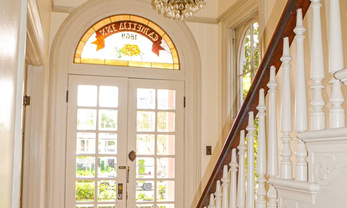 Healdsburg Bed & Breakfast | Camellia Inn
