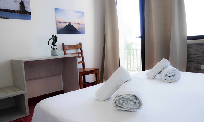 San Leonardo Bed & Breakfast | Camera Matrimoniale Vista Mare a due Passi Dalle Saline e Scuole Kitesurf