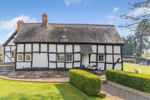 Shelsley Walsh House | Campbell