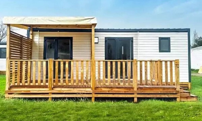 La Boissiere-de-Montaigu House | Camping Heart of Vendée* - Mobile home Premium 3 rooms 4 people air-conditioned - TV