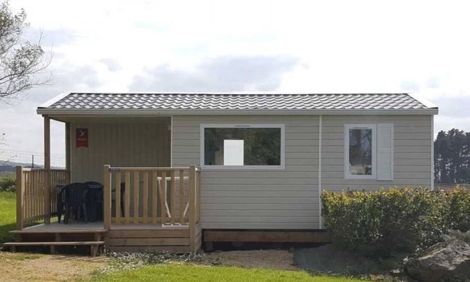 Plestin-les-Greves House | Camping 2 étoiles - Piscine - ccaibid