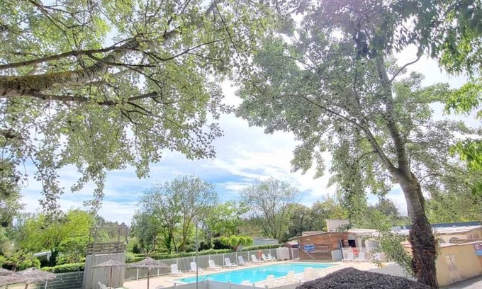 Mirepeisset House | Camping 3 étoiles - Piscine - efcdfd