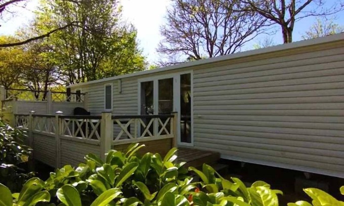 Locmaria-Berrien House | Camping 3 étoiles - Piscine - ccafbca