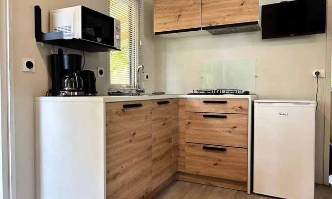 Paray-le-Monial House | Camping Au Bon Lieu * - Mobile Home CAPUCINE - 2 bedrooms for 6 people