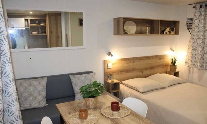 Charlieu House | Camping - ccbbcah - One Bedroom Apartment, Sleeps 2
