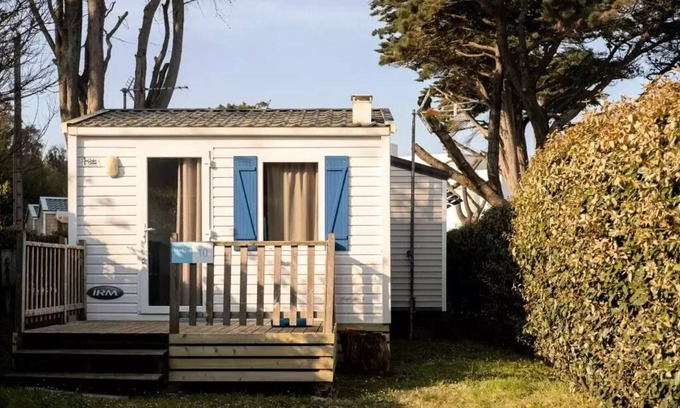 Saint-Michel-Chef-Chef House | Camping du Bord de Mer * - Eco mobile home 1 bedroom + terrace - economical 2 people