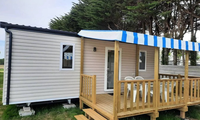 Ambon House | Camping Du Littoral * - Prestige mobile home - 28 m² - 2 bedrooms 4 to 6 people - 4 people. included in the price