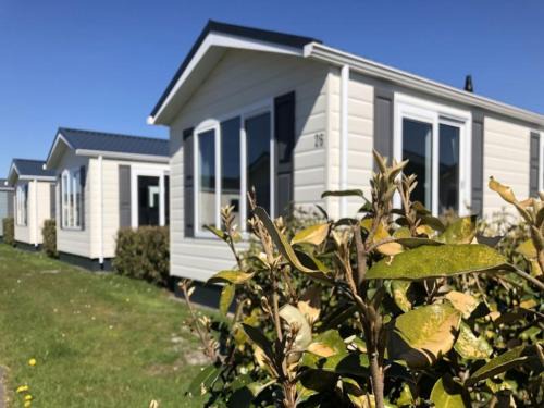 Julianadorp aan zee Ski Chalet | Camping Oase, Zanddijk 75